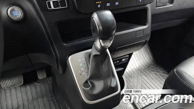 Hyundai Staria 2022 — Photo 31/35
