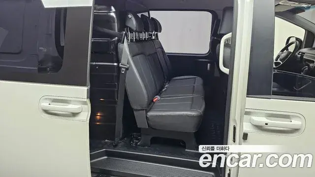 Hyundai Staria 2022 — Photo 22/35
