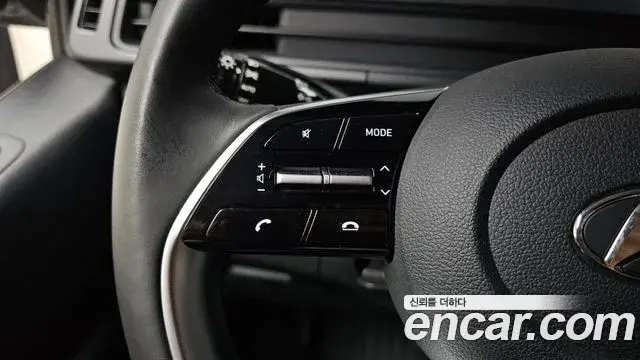 Hyundai Staria 2022 — Photo 8/35