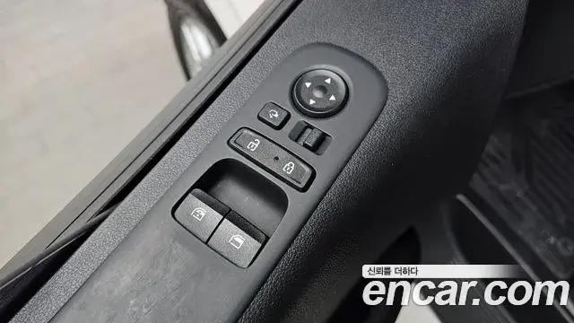 Hyundai Staria 2022 — Photo 33/35