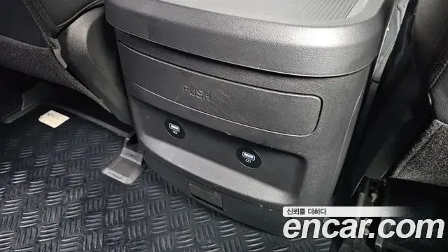 Hyundai Staria 2022 — Photo 18/35