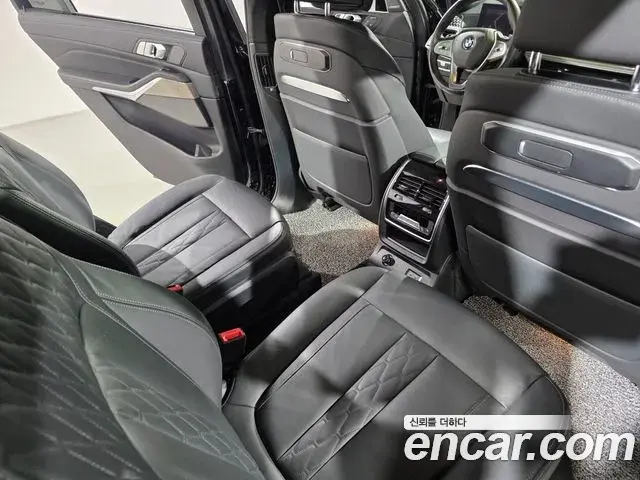BMW X7 2023 — Şəkil 14/18