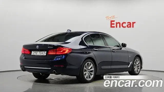 BMW 5 Series 2018 — Фото 2/20