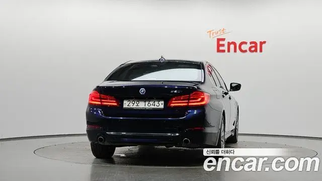 BMW 5 Series 2018 — Фото 4/20