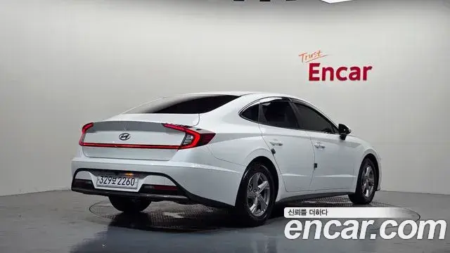 Hyundai Sonata Hybrid 2022 — Şəkil 27/31