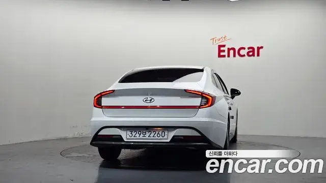 Hyundai Sonata Hybrid 2022 — Şəkil 29/31