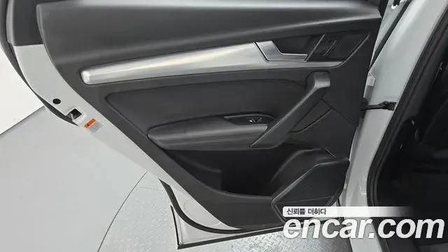 Audi Q5 2020 — ფოტო 15/33