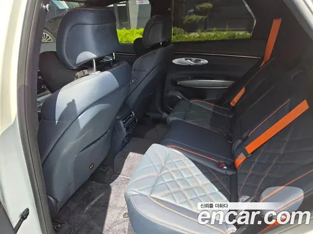 Genesis GV70 2024 — Photo 1/20