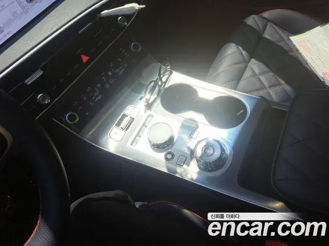 Genesis GV70 2024 — Photo 14/20