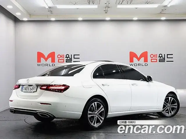 Mercedes-Benz E-Class 2023 — Şəkil 10/20