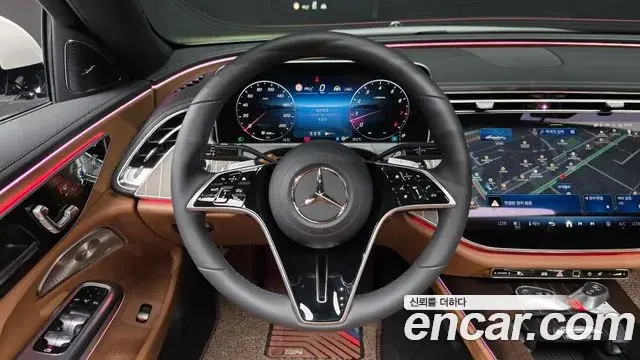 Mercedes-Benz E-Class 2025 — ფოტო 30/31