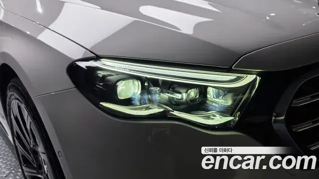 Mercedes-Benz E-Class 2025 — ფოტო 25/31