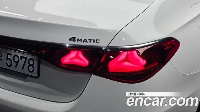 Mercedes-Benz E-Class 2025 — ფოტო 23/31