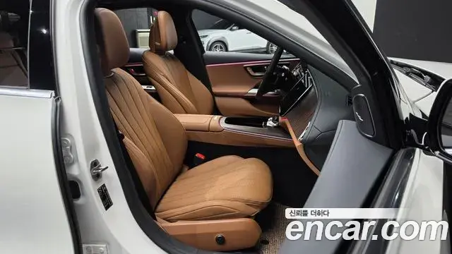 Mercedes-Benz E-Class 2025 — ფოტო 22/31