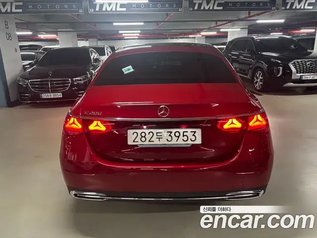 Mercedes-Benz E-Class 2025 — Photo 10/12