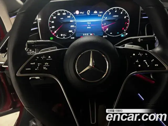 Mercedes-Benz E-Class 2025 — Photo 3/12