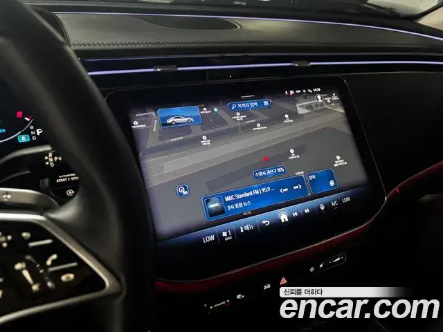 Mercedes-Benz E-Class 2025 — Photo 5/12