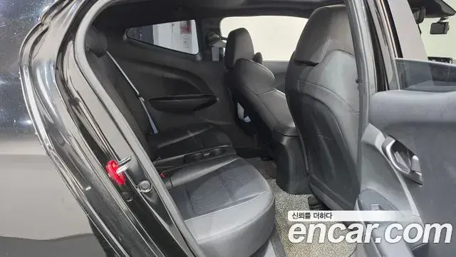Hyundai Veloster 2021 — Şəkil 20/33