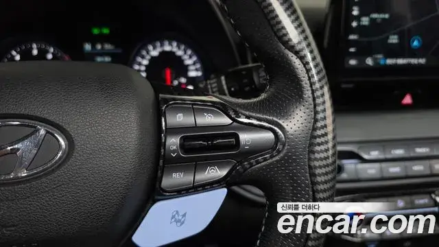 Hyundai Veloster 2021 — Şəkil 17/33
