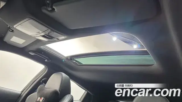 Hyundai Veloster 2021 — Şəkil 14/33