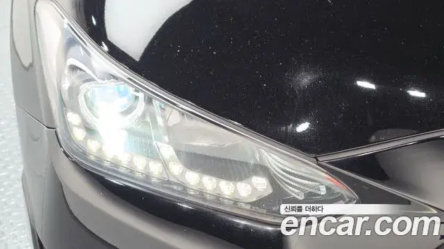 Hyundai Veloster 2021 — Şəkil 27/33
