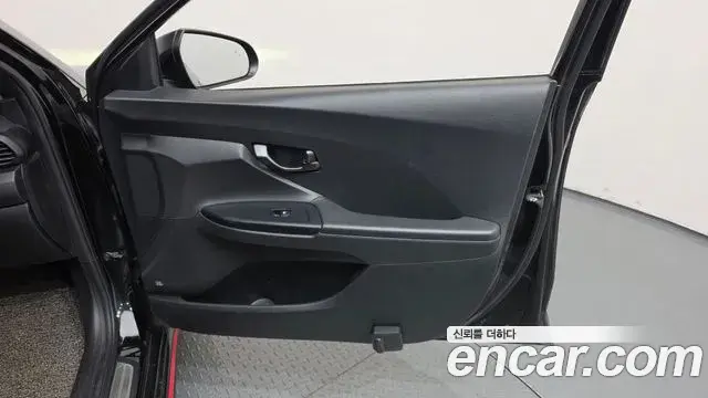 Hyundai Veloster 2021 — Şəkil 19/33
