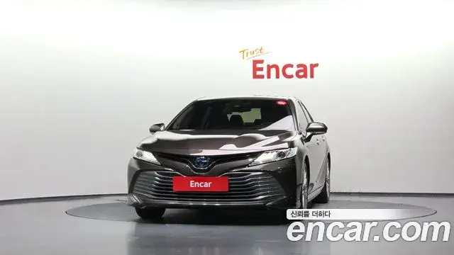 Toyota Camry 2018 — Şəkil 16/20