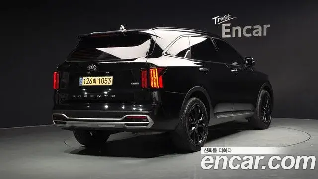 Kia Sorento 2021 — Photo 2/20