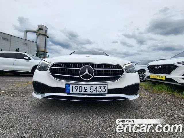 Mercedes-Benz E-Class 2021 — ფოტო 6/18