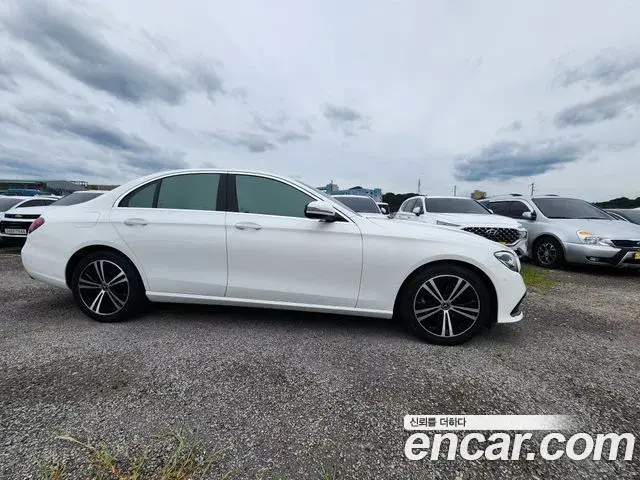 Mercedes-Benz E-Class 2021 — ფოტო 5/18