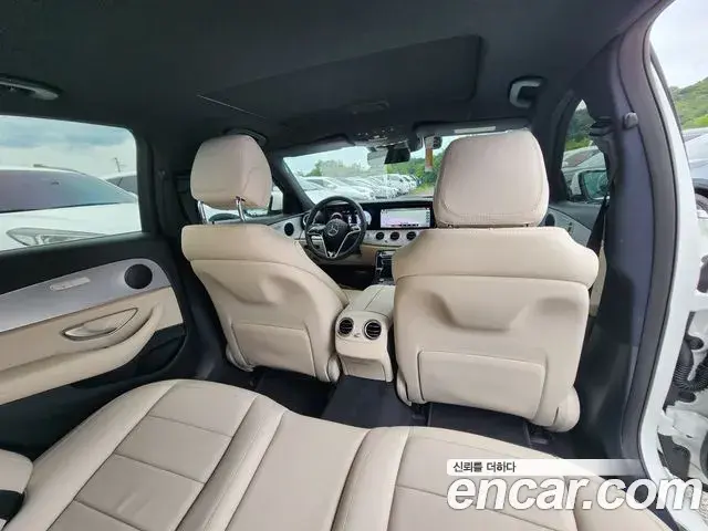 Mercedes-Benz E-Class 2021 — ფოტო 12/18