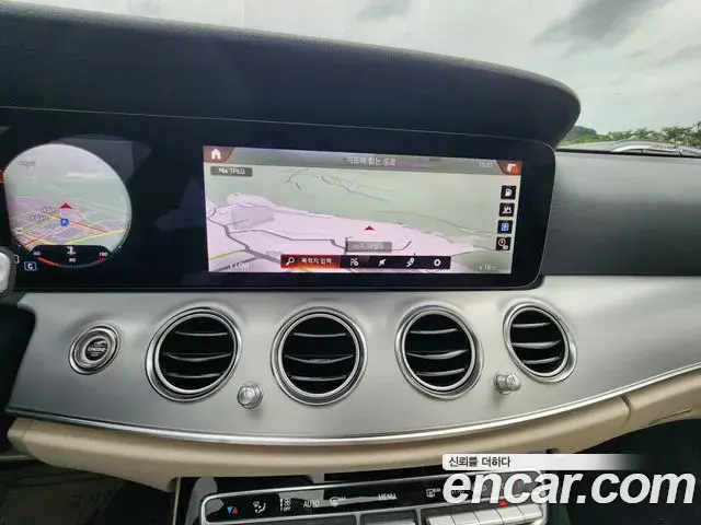 Mercedes-Benz E-Class 2021 — ფოტო 11/18