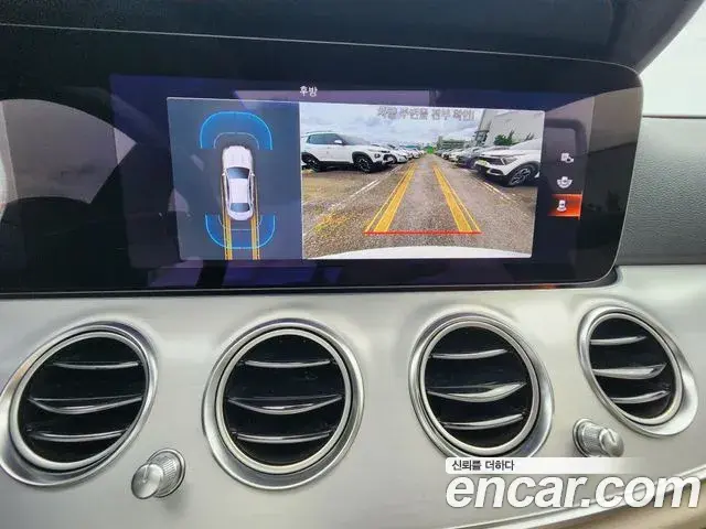 Mercedes-Benz E-Class 2021 — ფოტო 4/18
