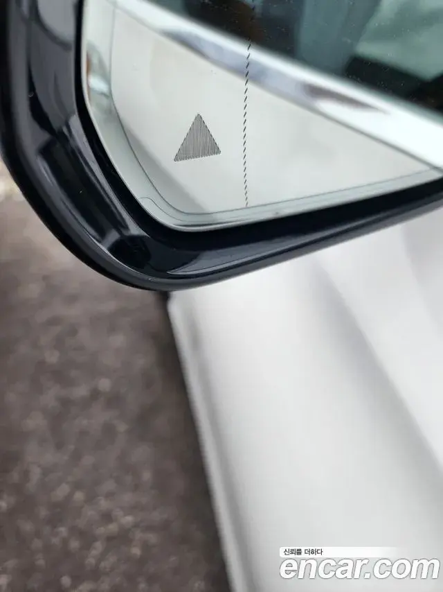 Mercedes-Benz E-Class 2021 — ფოტო 17/18