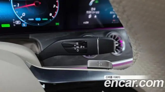 Mercedes-Benz E-Class 2023 — ფოტო 26/32