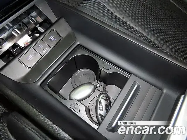 Hyundai Grandeur 2023 — Фото 13/20