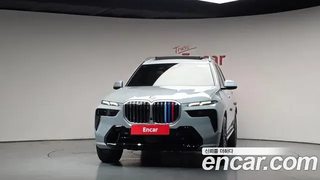BMW X7 2023 — Фото 3/20