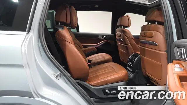 BMW X7 2023 — Фото 11/20