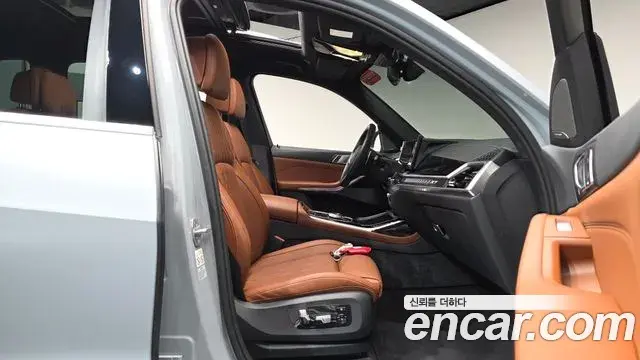 BMW X7 2023 — ფოტო 20/38