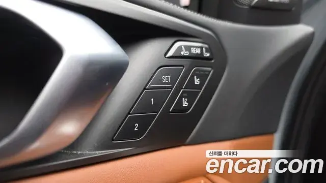 BMW X7 2023 — ფოტო 17/38