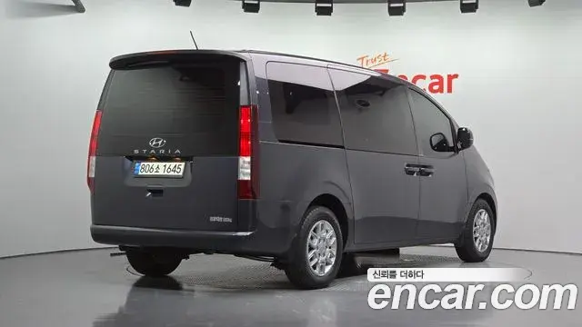 Hyundai Staria 2022 — Фото 1/20