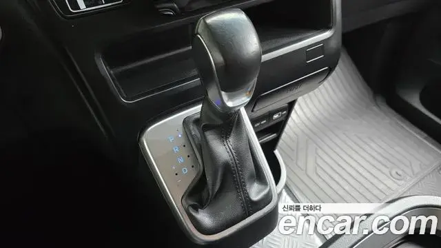 Hyundai Staria 2022 — Фото 8/20