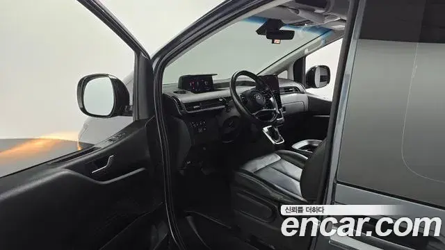 Hyundai Staria 2022 — Фото 9/20