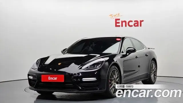 Porsche Panamera 2018 — Фото 1/20