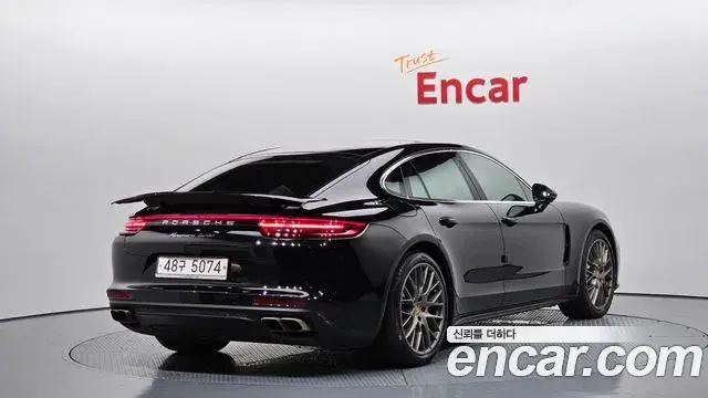 Porsche Panamera 2018 — Фото 2/20