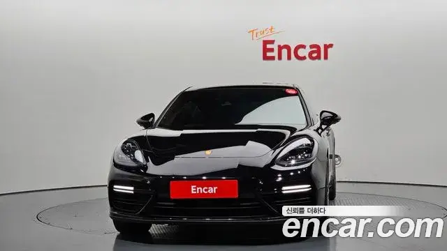 Porsche Panamera 2018 — Фото 3/20