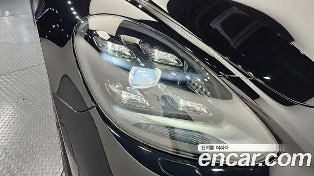 Porsche Panamera 2018 — Şəkil 14/32
