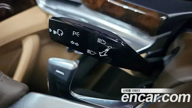 Porsche Panamera 2018 — Şəkil 29/32