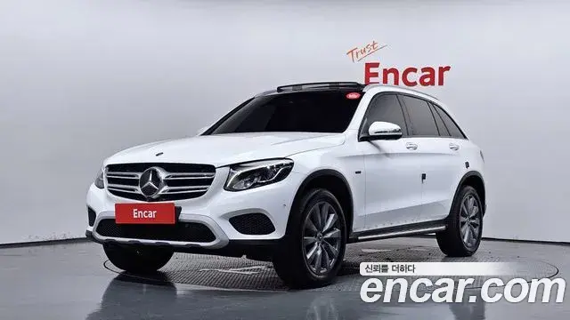 Mercedes-Benz GLC-Class 2018 — Photo 32/38