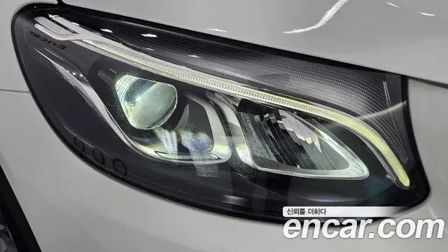 Mercedes-Benz GLC-Class 2018 — Photo 16/38